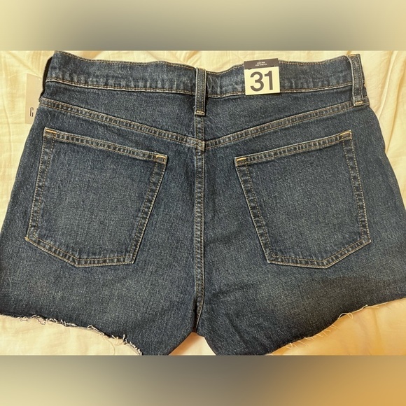 Brand New! Gap Cheeky High Rise Shorts 12R - Picture 2 of 4